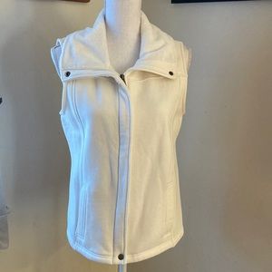 Croft & Barrow White Faux Fur Trimmed Zip Up Vest